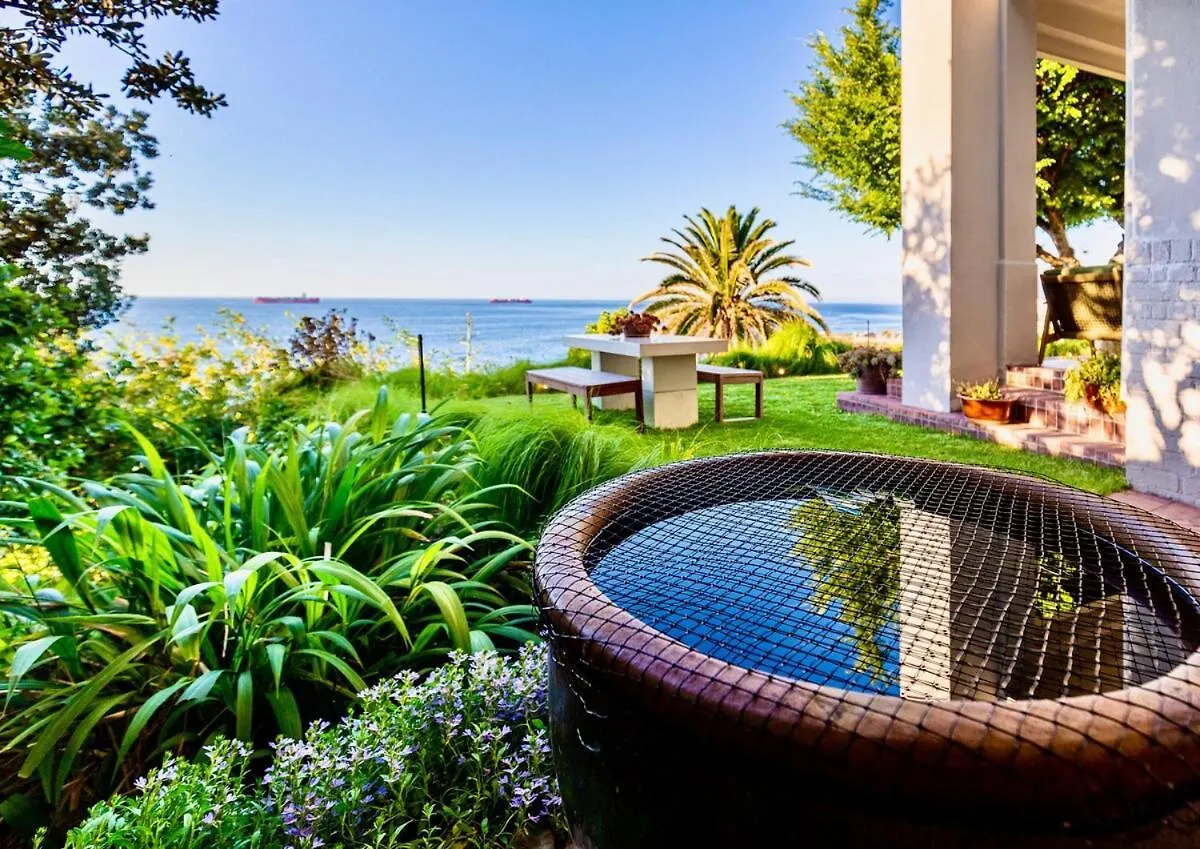 Bantry Bay - Stylish Studio In Front-Row Location ケープタウン アパート